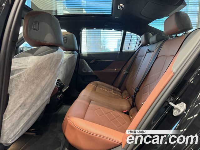 BMW 5-Series G60 550e xDrive M Sport Pro - фото 4