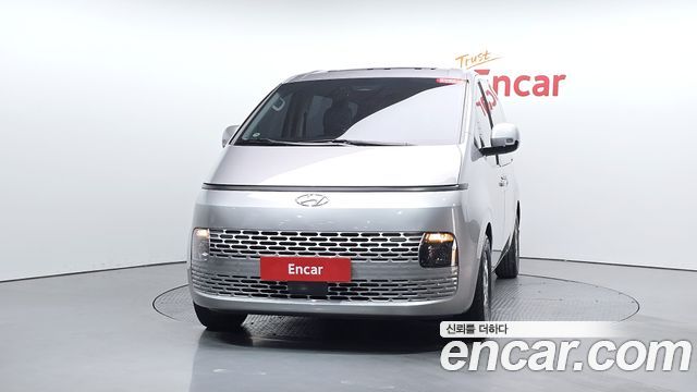 Hyundai Staria Tourer 9-Seater Modern - фото 1