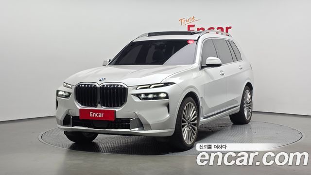BMW X7 G07 xDrive 40i Design Pure Excellence 6-Seater - фото 0