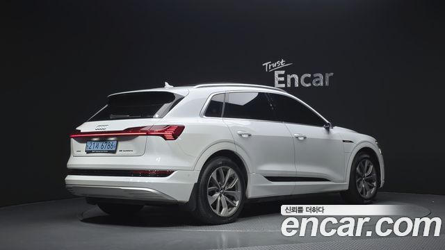 Audi e-tron 55 Quattro - фото 1