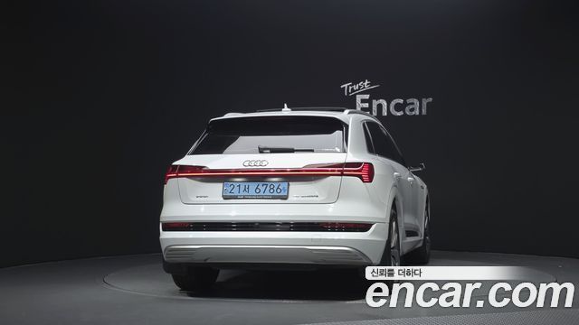 Audi e-tron 55 Quattro - фото 3
