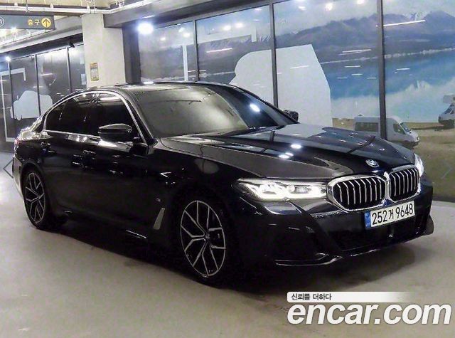 BMW 5-Series G30 530i xDrive M Sport Package - фото 0
