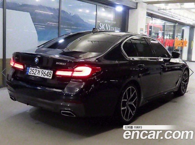 BMW 5-Series G30 530i xDrive M Sport Package - фото 3