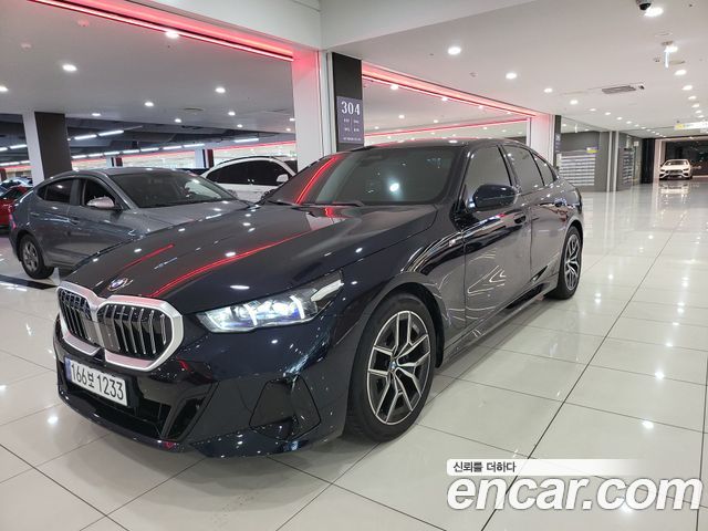 BMW 5-Series G60 520i M Sport - фото 0