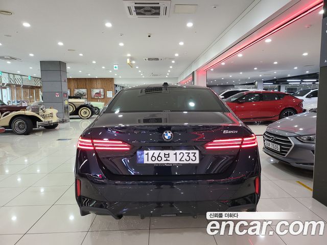 BMW 5-Series G60 520i M Sport - фото 3
