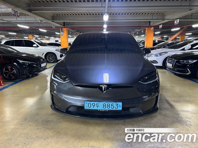 Tesla Model X AWD - фото 0