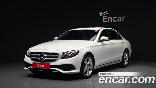 Mercedes-Benz E-Class W213 E220d Avantgarde - фото 0