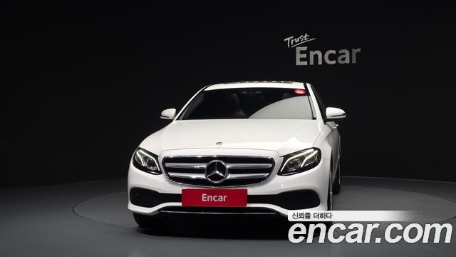 Mercedes-Benz E-Class W213 E220d Avantgarde - фото 2