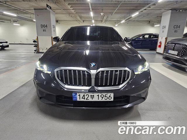 BMW 5-Series G60 520i - фото 2
