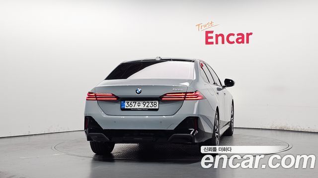 BMW 5-Series G60 520i M Sport - фото 3