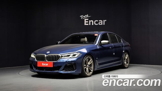 BMW 5-Series G30 M550i xDrive - фото 0