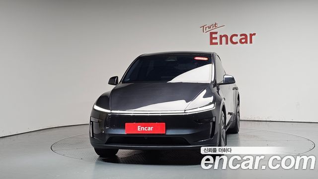 Tesla Model Y RWD - фото 1