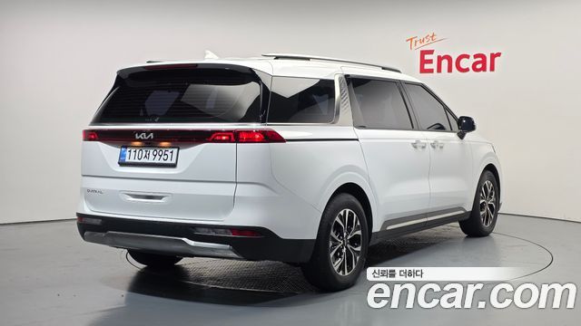 Kia Carnival 4-го поколения 9-Seater Signature - фото 1