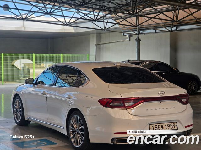 Hyundai Grandeur IG 3.0 Exclusive Special - фото 3