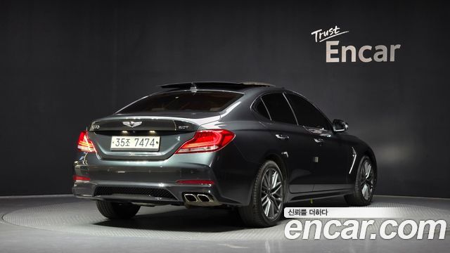 Genesis G70 2.0T Supreme - фото 1