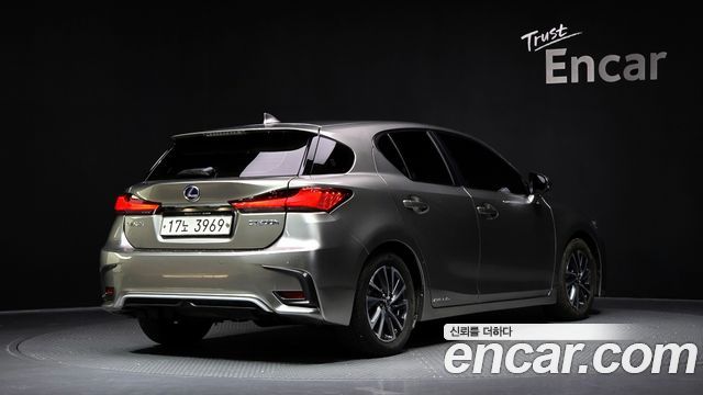 Lexus CT200h 1.8 Supreme ZWA10 - фото 1