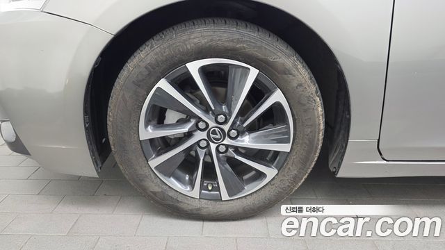 Lexus CT200h 1.8 Supreme ZWA10 - фото 4