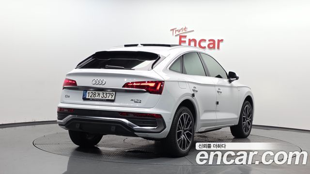 Audi Q5 FY 40 TDI Quattro Premium Sportback - фото 0