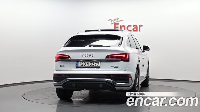 Audi Q5 FY 40 TDI Quattro Premium Sportback - фото 2