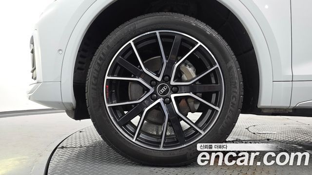 Audi Q5 FY 40 TDI Quattro Premium Sportback - фото 3