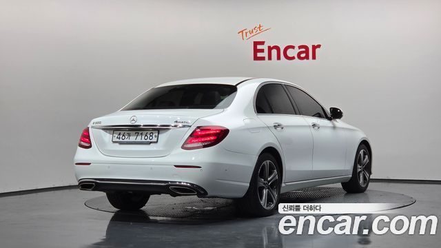 Mercedes-Benz E-Class W213 E300 4MATIC Avnatgarde - фото 1
