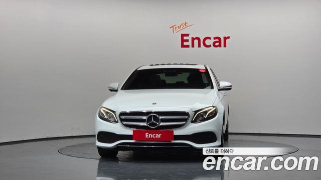 Mercedes-Benz E-Class W213 E300 4MATIC Avnatgarde - фото 2
