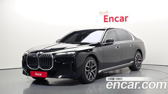 BMW 7-Series G70 740i xDrive M Sport - фото 0