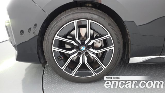 BMW 7-Series G70 740i xDrive M Sport - фото 4