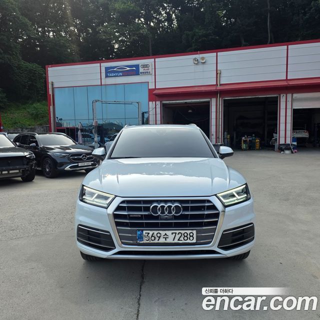 Audi Q5 FY 40 TDI Quattro Premium - фото 0