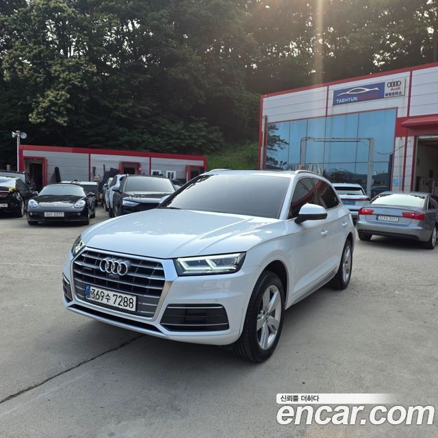 Audi Q5 FY 40 TDI Quattro Premium - фото 1