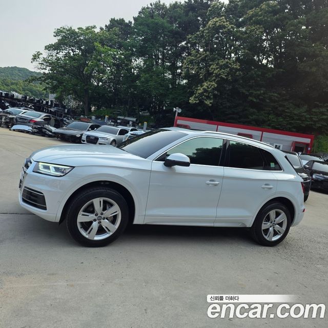 Audi Q5 FY 40 TDI Quattro Premium - фото 2