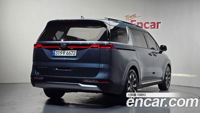 Kia Carnival 4-го поколения 9-Seater Signature - фото 1