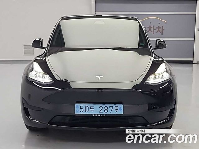 Tesla Model Y RWD - фото 1