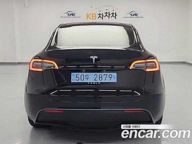 Tesla Model Y RWD - фото 2