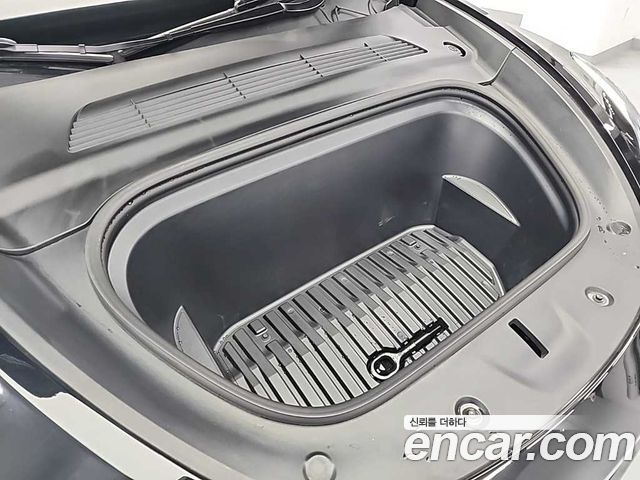 Tesla Model Y RWD - фото 4
