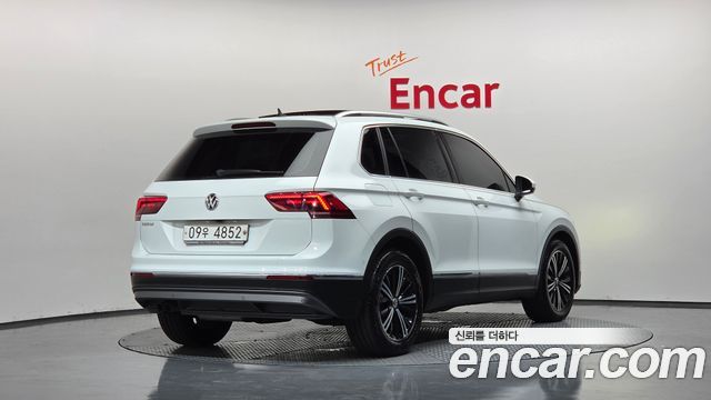 Volkswagen Tiguan 2-го поколения 2.0 TDI Prestige - фото 1