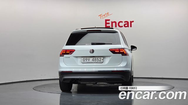 Volkswagen Tiguan 2-го поколения 2.0 TDI Prestige - фото 3