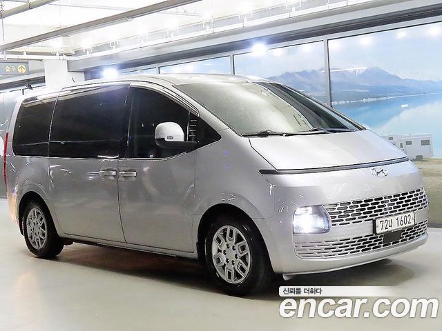 Hyundai Staria Tourer 11-Seater Modern - фото 0