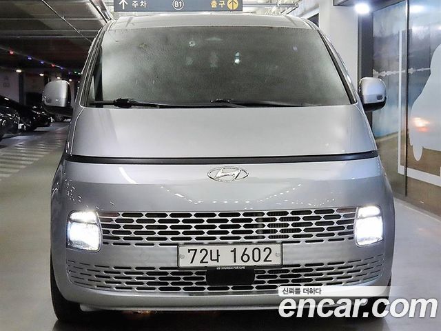 Hyundai Staria Tourer 11-Seater Modern - фото 1