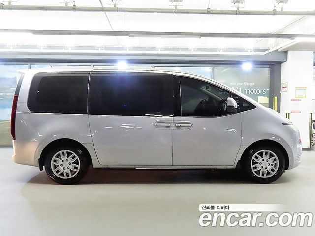 Hyundai Staria Tourer 11-Seater Modern - фото 2