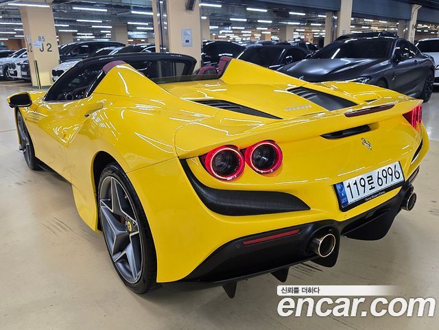 Ferrari F8 3.9 V8 - фото 2