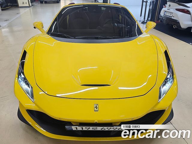 Ferrari F8 3.9 V8 - фото 3