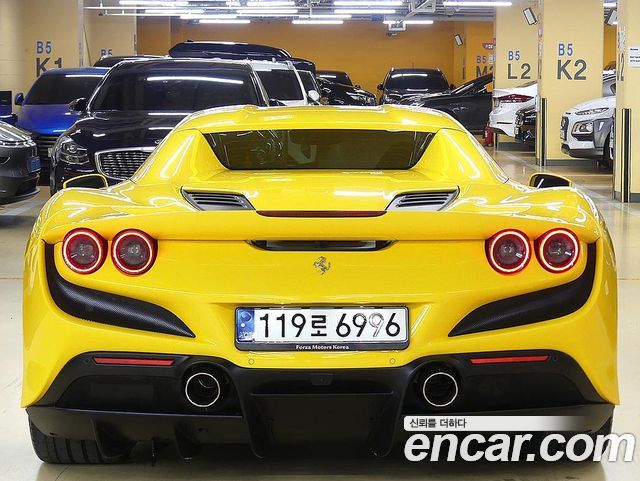 Ferrari F8 3.9 V8 - фото 4