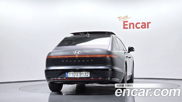 Hyundai Grandeur GN7 2,5 Gasoline 2WD Calligraphy - фото 2