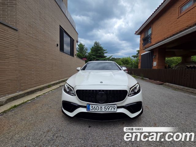 Mercedes-Benz E-Class W213 E220d Cabriolet - фото 0