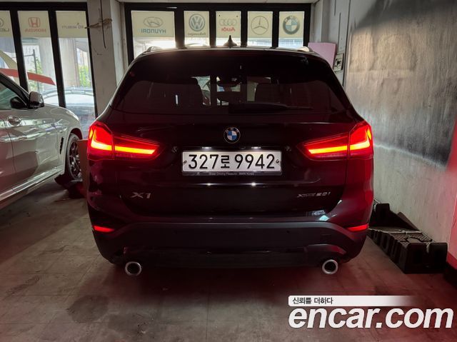 BMW X1 F48 xDrive 20i Advantage - фото 3