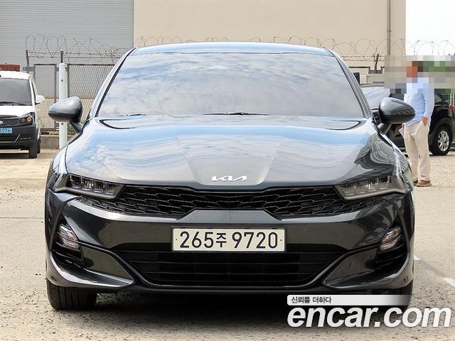 Kia K5 3-го поколения 2.0 Prestige - фото 0