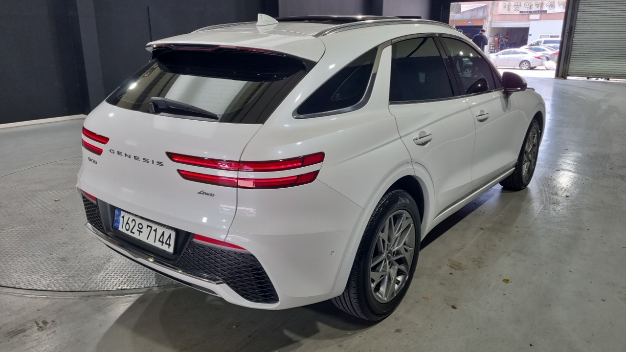 Genesis GV70 2.2 Diesel AWD - фото 1