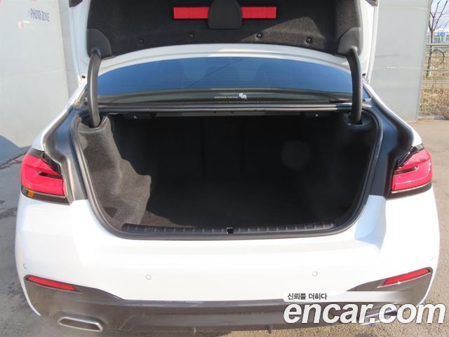 BMW 5-Series G30 520i M Sport - фото 4