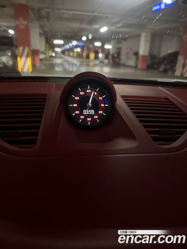 Porsche 911 Carrera 4 GTS Cabriolet - фото 3